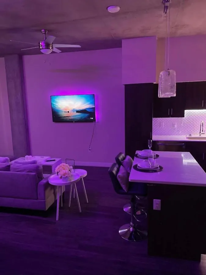 Couples Getaway Highrise Dwntown Phx Skyline Views Apartment Phoenix
